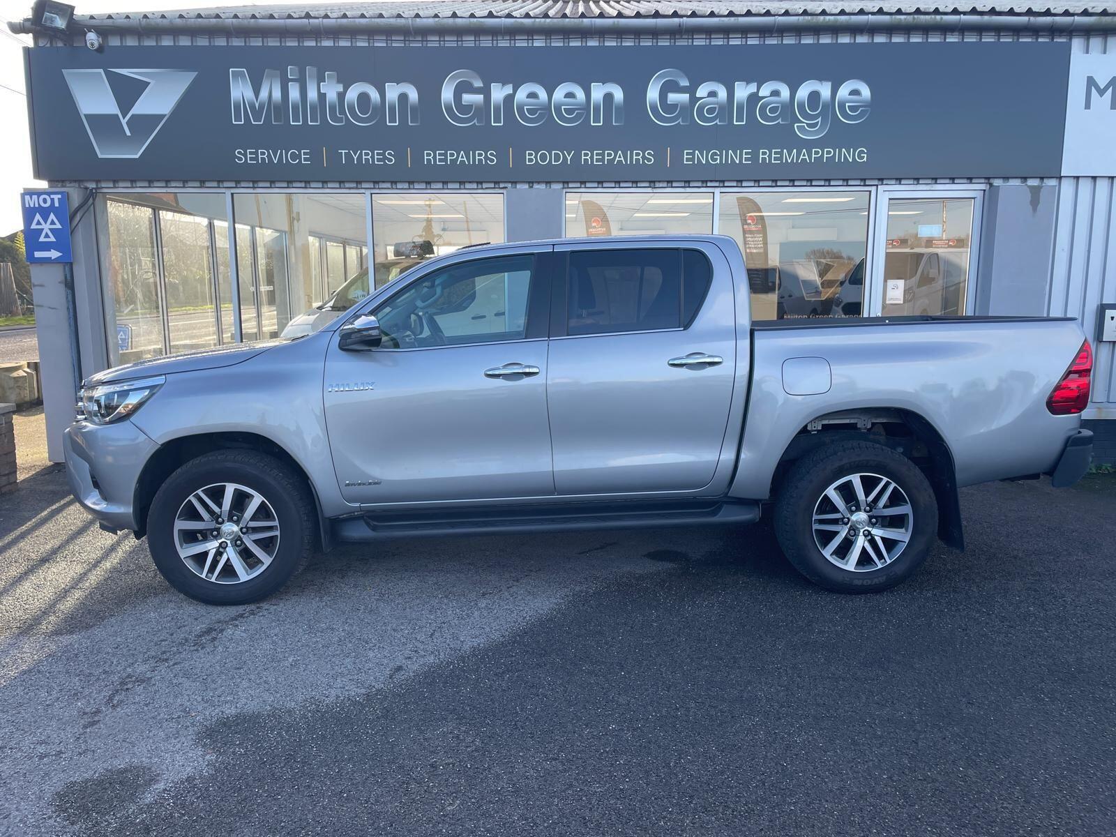 Toyota Hilux - image 4